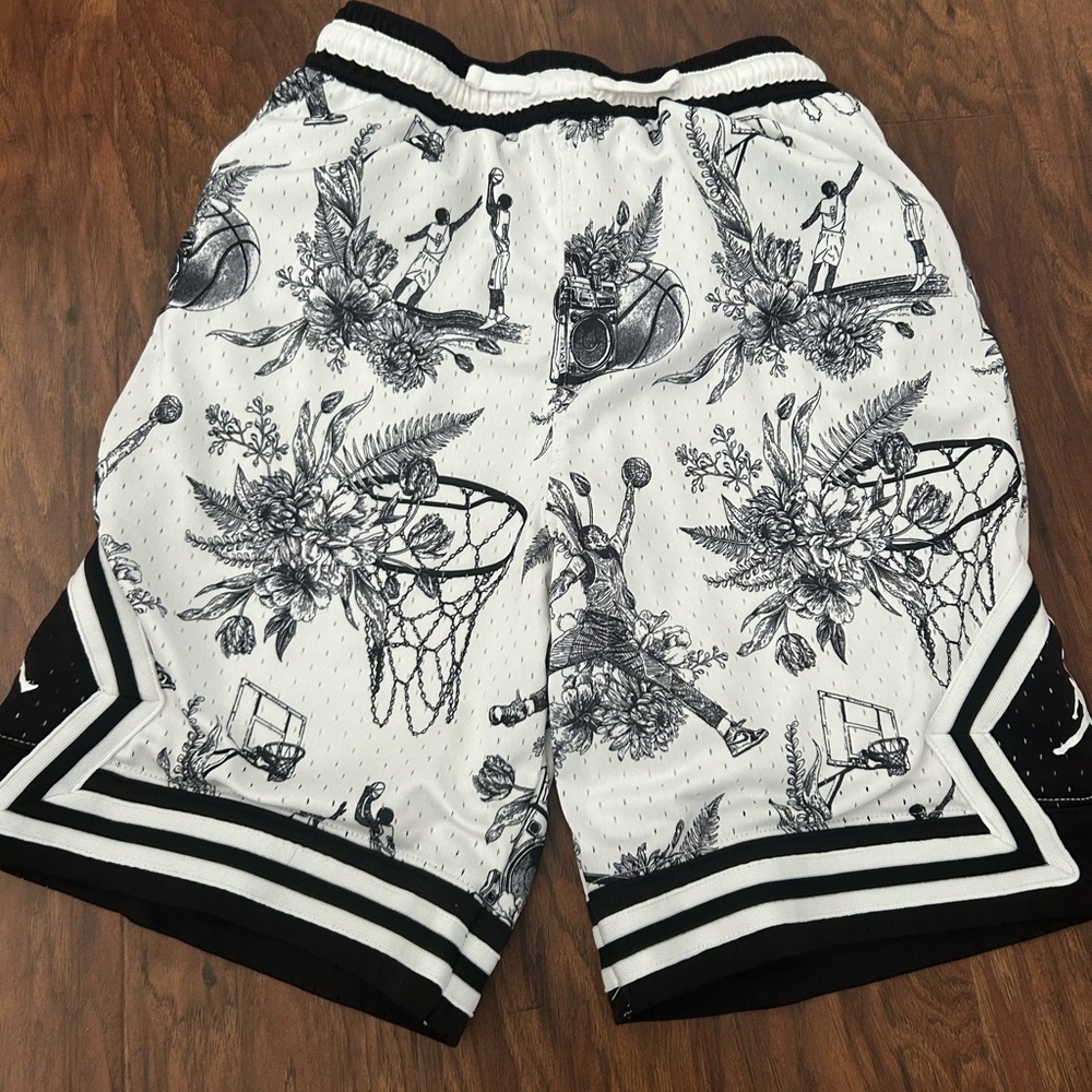 USED Jordan Youth XL White and Black